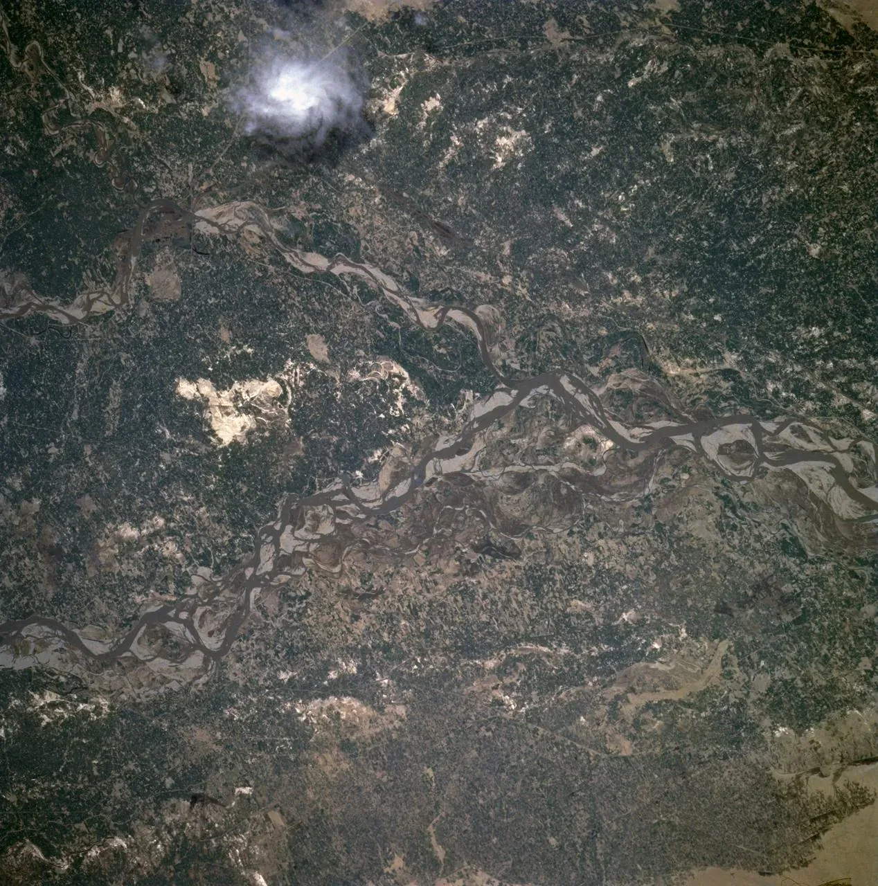 Earth observations taken during STS-75